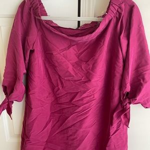 Off the shoulder tie sleeve shift